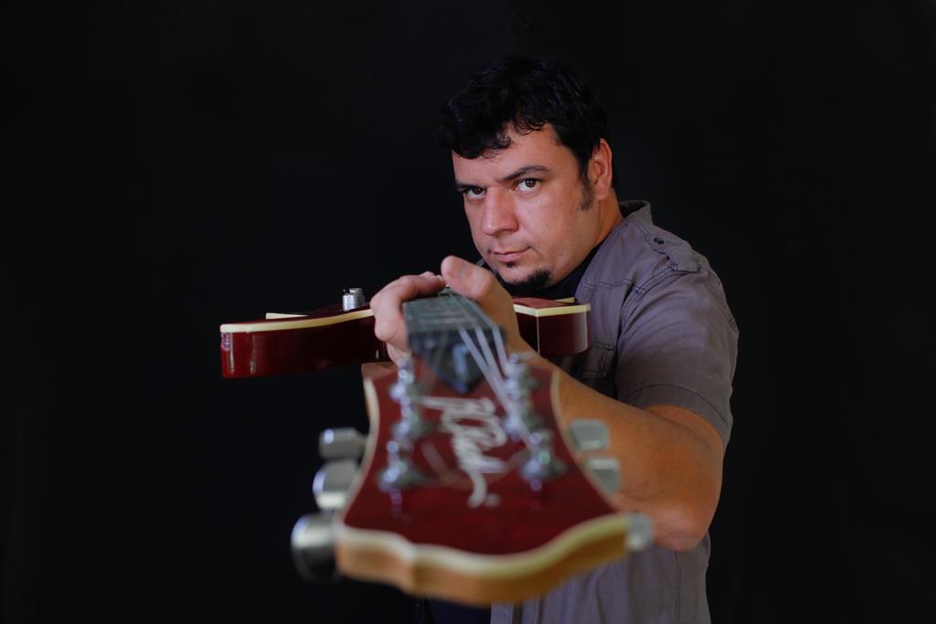 “About The Uncharted” do guitarrista mineiro Beto Lani chega a 100 mil streams no Spotify